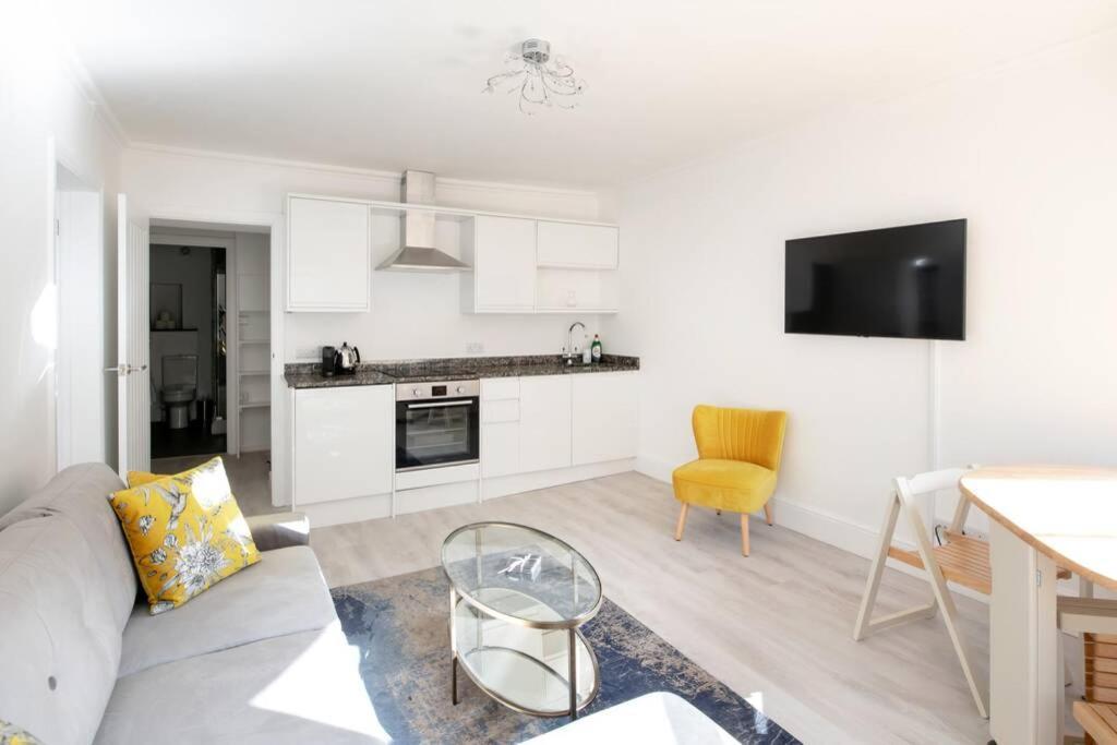 2 Bed City Centre Apartment 1 Min From Bath Abbey Exteriör bild